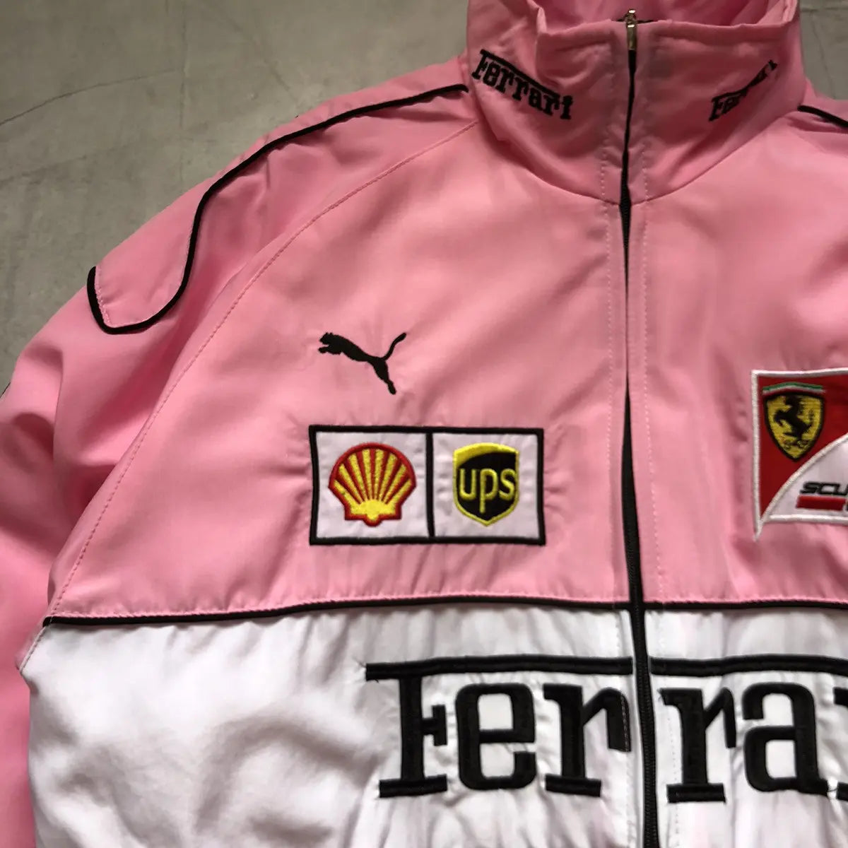 Ferrari F1 Jacke Rosa Bestickt